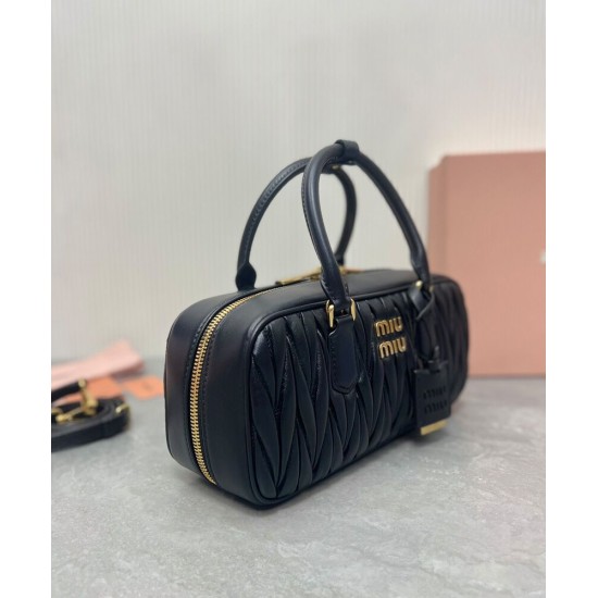 Premium Replica Borsa Miu Miu Arcadie Matelasse Nappa Nera False Online Replica Perfetta Borsa Miu Miu Arcadie Matelasse Nappa Nera Imitazioni Outlet Italia
