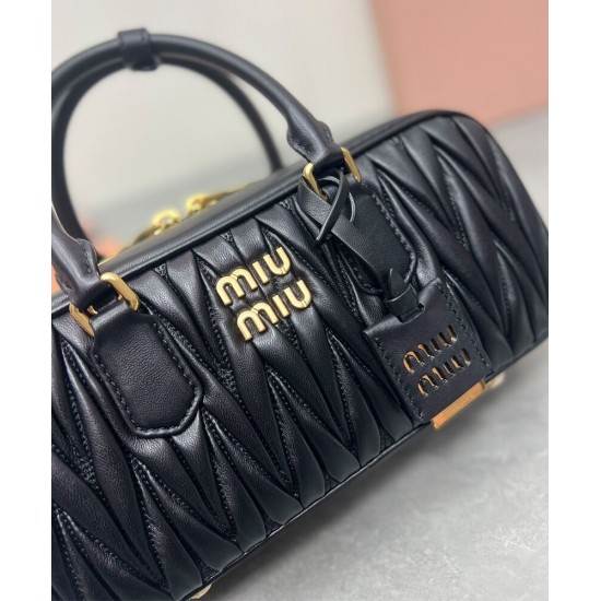 Premium Replica Borsa Miu Miu Arcadie Matelasse Nappa Nera False Online Replica Perfetta Borsa Miu Miu Arcadie Matelasse Nappa Nera Imitazioni Outlet Italia