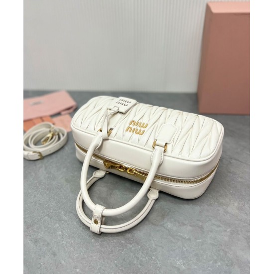 Premium Replica Borsa Miu Miu Arcadie Matelasse Nappa Crema False Online Replica Perfetta Borsa Miu Miu Arcadie Matelasse Nappa Crema Imitazioni Outlet Italia