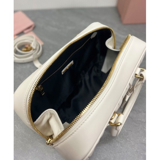 Premium Replica Borsa Miu Miu Arcadie Matelasse Nappa Crema False Online Replica Perfetta Borsa Miu Miu Arcadie Matelasse Nappa Crema Imitazioni Outlet Italia