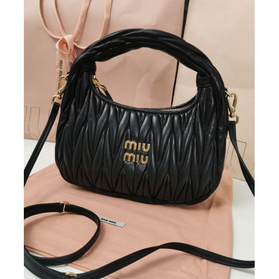 Replica Perfetta Borsa hobo mini Miu Miu Wander Matelasse Nero Imitazioni Outlet Italia