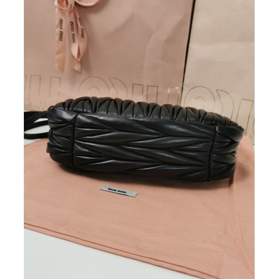 Replica Perfetta Borsa hobo mini Miu Miu Wander Matelasse Nero Imitazioni Outlet Italia