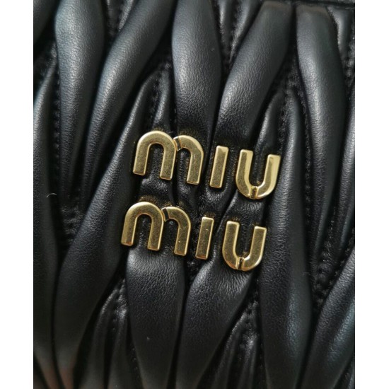 Replica Perfetta Borsa hobo mini Miu Miu Wander Matelasse Nero Imitazioni Outlet Italia