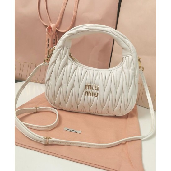 Replica Perfetta Borsa hobo mini Miu Miu Wander Matelasse Bianco Imitazioni Outlet Italia