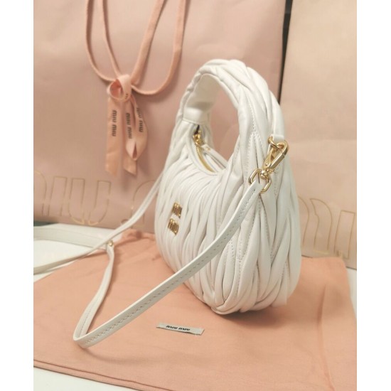 Replica Perfetta Borsa hobo mini Miu Miu Wander Matelasse Bianco Imitazioni Outlet Italia