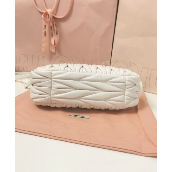 Replica Perfetta Borsa hobo mini Miu Miu Wander Matelasse Bianco Imitazioni Outlet Italia