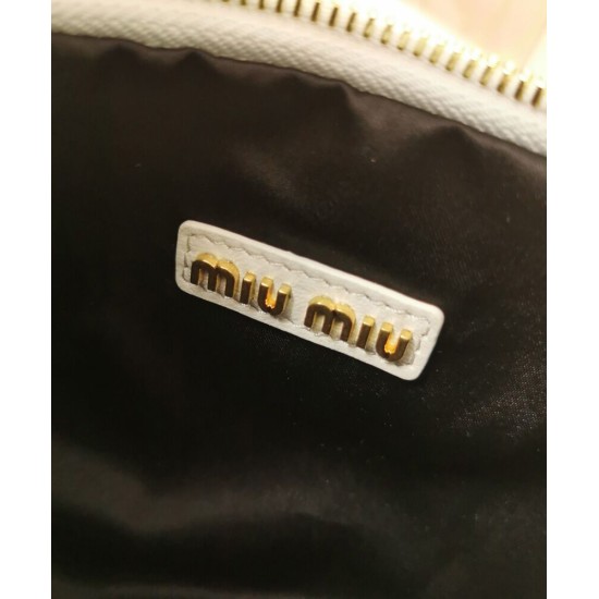 Replica Perfetta Borsa hobo mini Miu Miu Wander Matelasse Bianco Imitazioni Outlet Italia