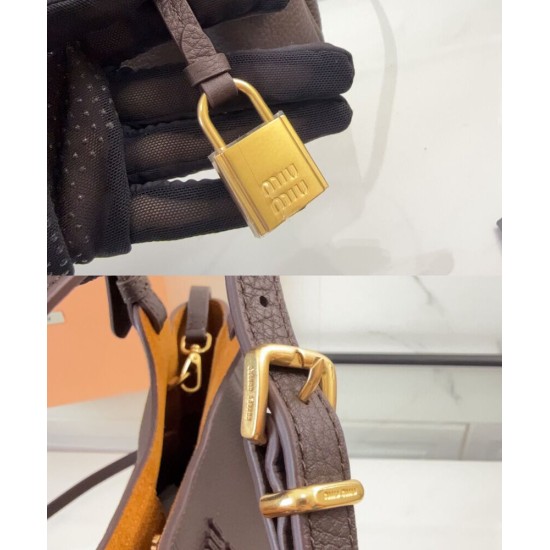 Replica Perfetta Borsa a mano Miu Miu Hobo tote 5BA304 Caffè Imitazioni Outlet Italia