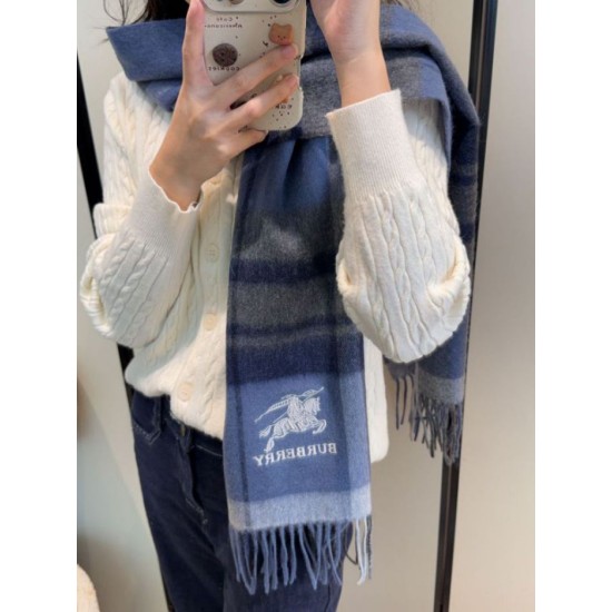 Replica Sciarpa Burberry Check Classical cashmere 30 x 180 Blu Outlet Per Uomo e Donna Premio Replica Sciarpa Burberry Check Classical cashmere 30 x 180 Blu Imitazioni False Online