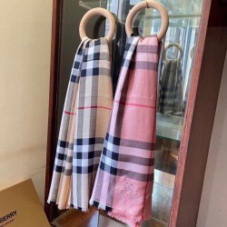 Premio Replica Sciarpa Burberry Check Classical cashmere Rosa 70 x 200 Imitazioni False Online