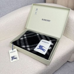 Premio Replica Sciarpa/coperta lana con motivo check Burberry etichetta equestre 30 x 180 Nero Imitazioni False Online