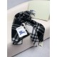 Premio Replica Sciarpa/coperta lana con motivo check Burberry etichetta equestre 30 x 180 Nero Imitazioni False Online