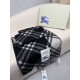 Premio Replica Sciarpa/coperta lana con motivo check Burberry etichetta equestre 30 x 180 Nero Imitazioni False Online