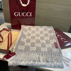 Replica Sciarpa Gucci GG in misto lana alpaca 37 x 200 Grigio Outlet Per Uomo e Donna Premio Replica Sciarpa Gucci GG in misto lana alpaca 37 x 200 Grigio Imitazioni False Online