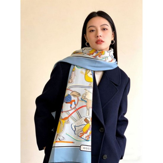 Replica Scialle reversibile Gucci velluto con stampa cavalli 140 Azzurro Outlet Per Uomo e Donna Premio Replica Scialle reversibile Gucci velluto con stampa cavalli 140 Azzurro Imitazioni False Online