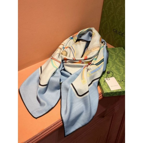 Replica Scialle reversibile Gucci velluto con stampa cavalli 140 Azzurro Outlet Per Uomo e Donna Premio Replica Scialle reversibile Gucci velluto con stampa cavalli 140 Azzurro Imitazioni False Online