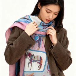 Premio Replica Scialle reversibile Gucci velluto con stampa cavalli 140 Rosa Imitazioni False Online