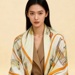 Premio Replica Scialle reversibile Gucci velluto con stampa cavalli 140 Giallo Imitazioni False Online