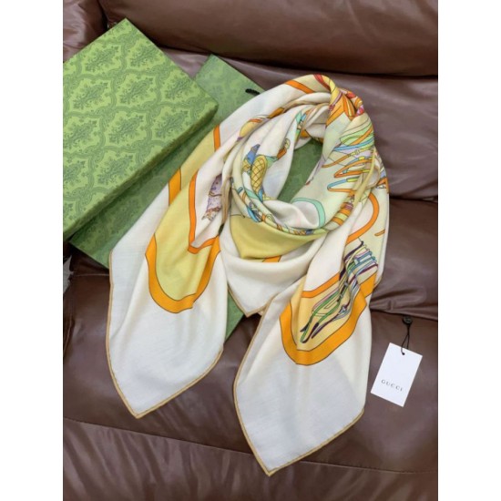 Premio Replica Scialle reversibile Gucci velluto con stampa cavalli 140 Giallo Imitazioni False Online