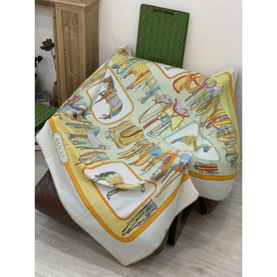 Premio Replica Scialle reversibile Gucci velluto con stampa cavalli 140 Giallo Imitazioni False Online