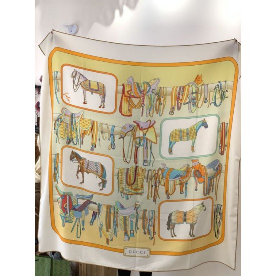 Premio Replica Scialle reversibile Gucci velluto con stampa cavalli 140 Giallo Imitazioni False Online