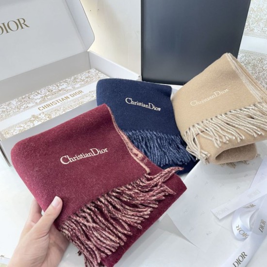 Replica Sciarpe Dior misto lana e cashmere 32 x 200 Rosso Outlet Per Uomo e Donna Premio Replica Sciarpe Dior misto lana e cashmere 32 x 200 Rosso Imitazioni False Online