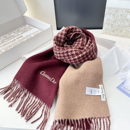 Replica Sciarpe Dior misto lana e cashmere 32 x 200 Rosso Outlet Per Uomo e Donna Premio Replica Sciarpe Dior misto lana e cashmere 32 x 200 Rosso Imitazioni False Online
