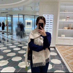 Premio Replica Sciarpa Gucci GG Cashmere Jacquard Beige 35 x 190 Imitazioni False Online