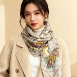 Premio Replica Fazzoletto Sciarpa Gucci seta e cashmere con stampa animalier/floreale 140 01 Imitazioni False Online