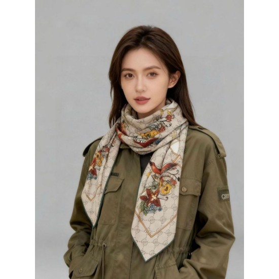 Premio Replica Fazzoletto Sciarpa Gucci seta e cashmere con stampa animalier/floreale 140 03 Imitazioni False Online