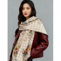 Premio Replica Fazzoletto Sciarpa Gucci seta e cashmere con stampa animalier/floreale 140 03 Imitazioni False Online