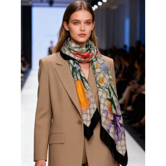 Premio Replica Sciarpa Gucci cashmere e seta con stampa animalier/floreale 140 Nero Imitazioni False Online