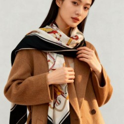 Premio Replica Scialle reversibile Gucci in seta e cashmere con motivo GG 135 Rosso Imitazioni False Online