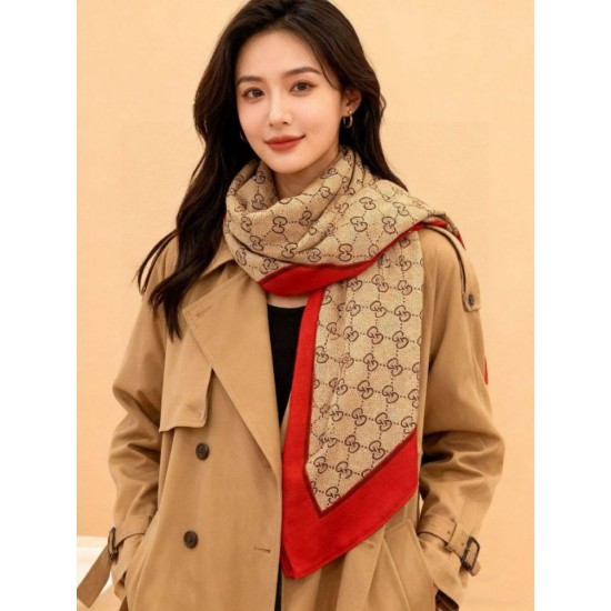 Replica Scialle reversibile Gucci in seta e cashmere con motivo GG 135 albicocca Outlet Per Uomo e Donna Premio Replica Scialle reversibile Gucci in seta e cashmere con motivo GG 135 albicocca Imitazioni False Online