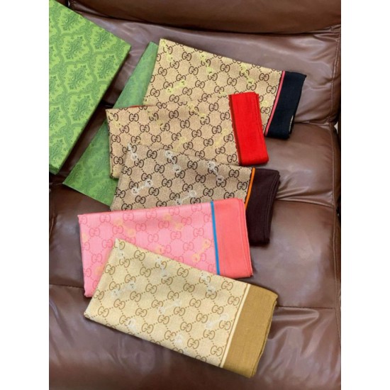 Replica Scialle reversibile Gucci in seta e cashmere con motivo GG 135 albicocca Outlet Per Uomo e Donna Premio Replica Scialle reversibile Gucci in seta e cashmere con motivo GG 135 albicocca Imitazioni False Online