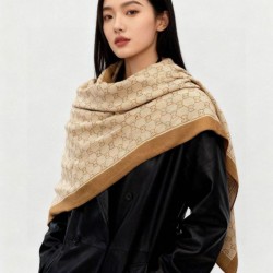 Premio Replica Scialle reversibile Gucci in seta e cashmere con motivo GG 135 Nero Imitazioni False Online