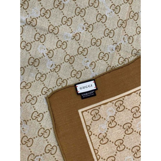 Replica Scialle reversibile Gucci in seta e cashmere con motivo GG 135 Nero Outlet Per Uomo e Donna Premio Replica Scialle reversibile Gucci in seta e cashmere con motivo GG 135 Nero Imitazioni False Online