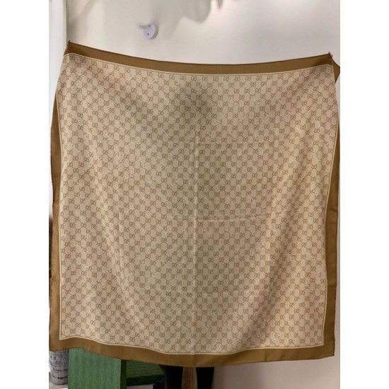 Replica Scialle reversibile Gucci in seta e cashmere con motivo GG 135 Nero Outlet Per Uomo e Donna Premio Replica Scialle reversibile Gucci in seta e cashmere con motivo GG 135 Nero Imitazioni False Online