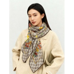 Premio Replica Sciarpa Gucci velluto con stampa animalier e floreale 140 02 Imitazioni False Online