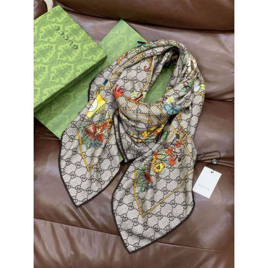 Premio Replica Sciarpa Gucci velluto con stampa animalier e floreale 140 02 Imitazioni False Online