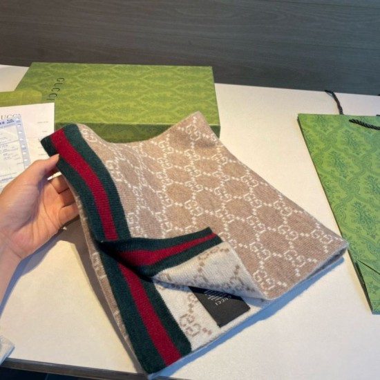 Premio Replica Sciarpa Gucci reversibile lana jacquard con motivo GG  30 x 180 02 Imitazioni False Online