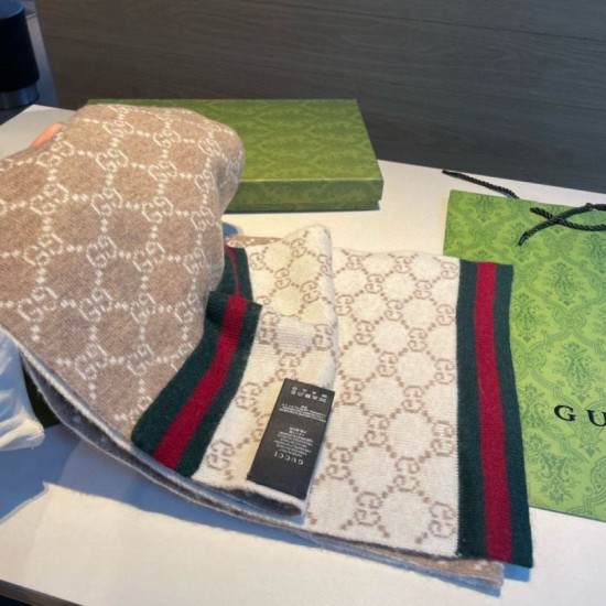 Premio Replica Sciarpa Gucci reversibile lana jacquard con motivo GG  30 x 180 02 Imitazioni False Online