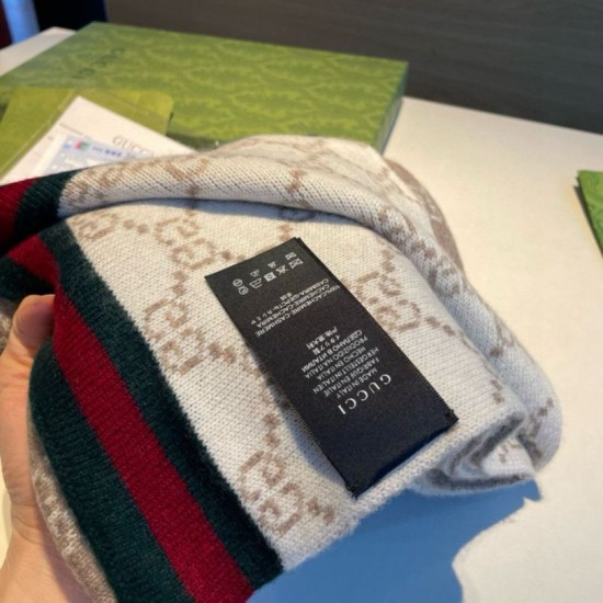 Premio Replica Sciarpa Gucci reversibile lana jacquard con motivo GG  30 x 180 02 Imitazioni False Online