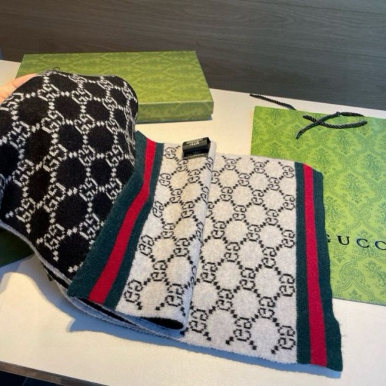 Premio Replica Sciarpa Gucci reversibile lana jacquard con motivo GG  30 x 180 03 Imitazioni False Online