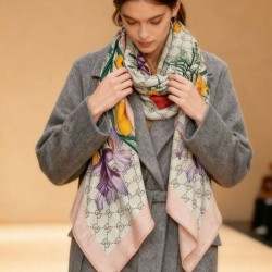 Premio Replica Sciarpa Gucci seta e cashmere Stampa floreale 140 01 Imitazioni False Online
