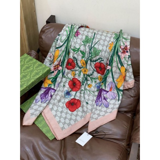 Premio Replica Sciarpa Gucci seta e cashmere Stampa floreale 140 01 Imitazioni False Online