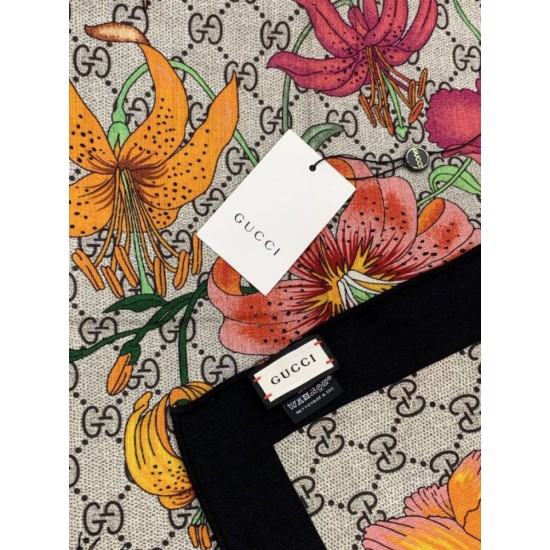 Premio Replica Sciarpa Gucci seta e cashmere Stampa floreale 140 02 Imitazioni False Online