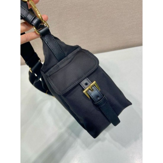 Premio Replica Borsa a spalla Prada Explore grande Re-Nylon 1BC264 Nero Imitazioni Outlet Online