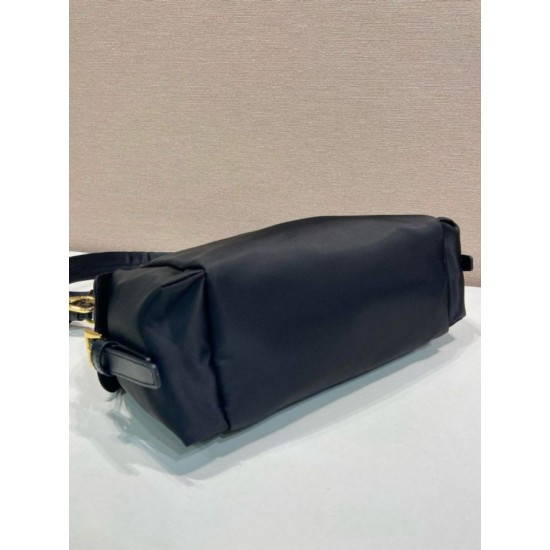 Premio Replica Borsa a spalla Prada Explore grande Re-Nylon 1BC264 Nero Imitazioni Outlet Online