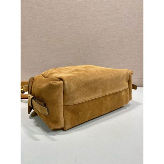 Replica Borsa a tracolla grande Prada Explore scamosciata 1BC264 Marrone False Online Clone Premio Replica Borsa a tracolla grande Prada Explore scamosciata 1BC264 Marrone Imitazioni Outlet Online